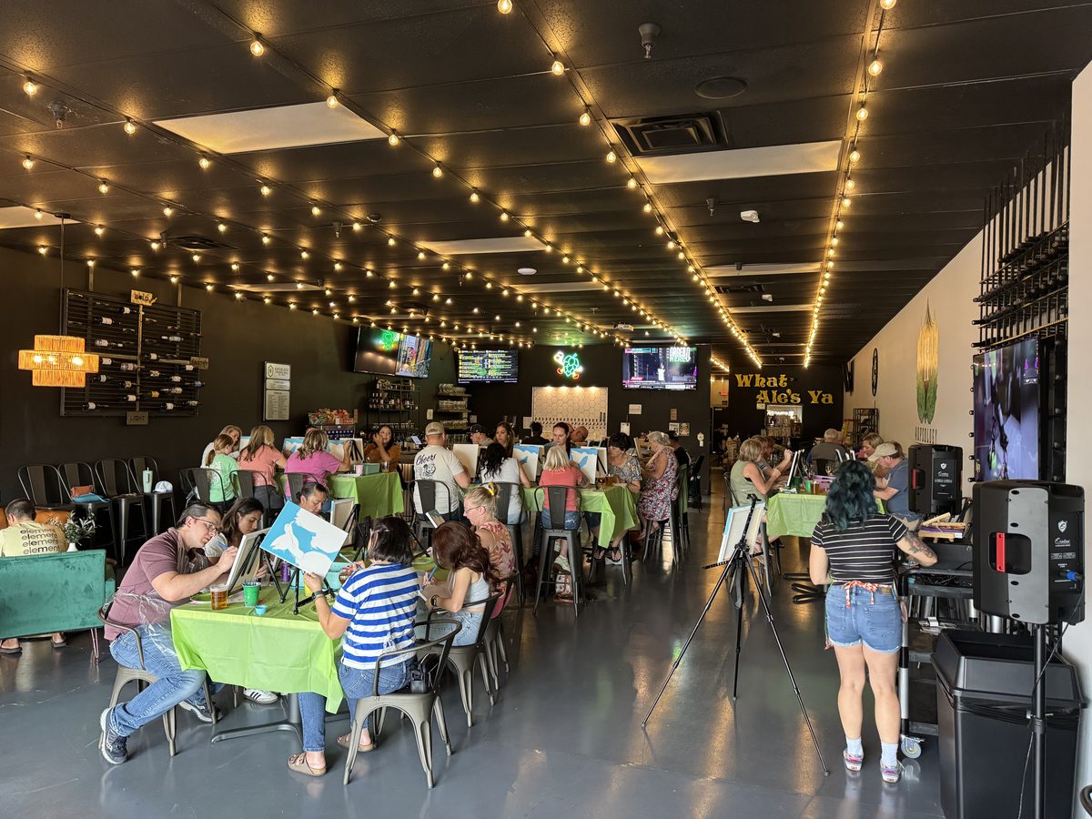 Paint and sip event at Hopsology