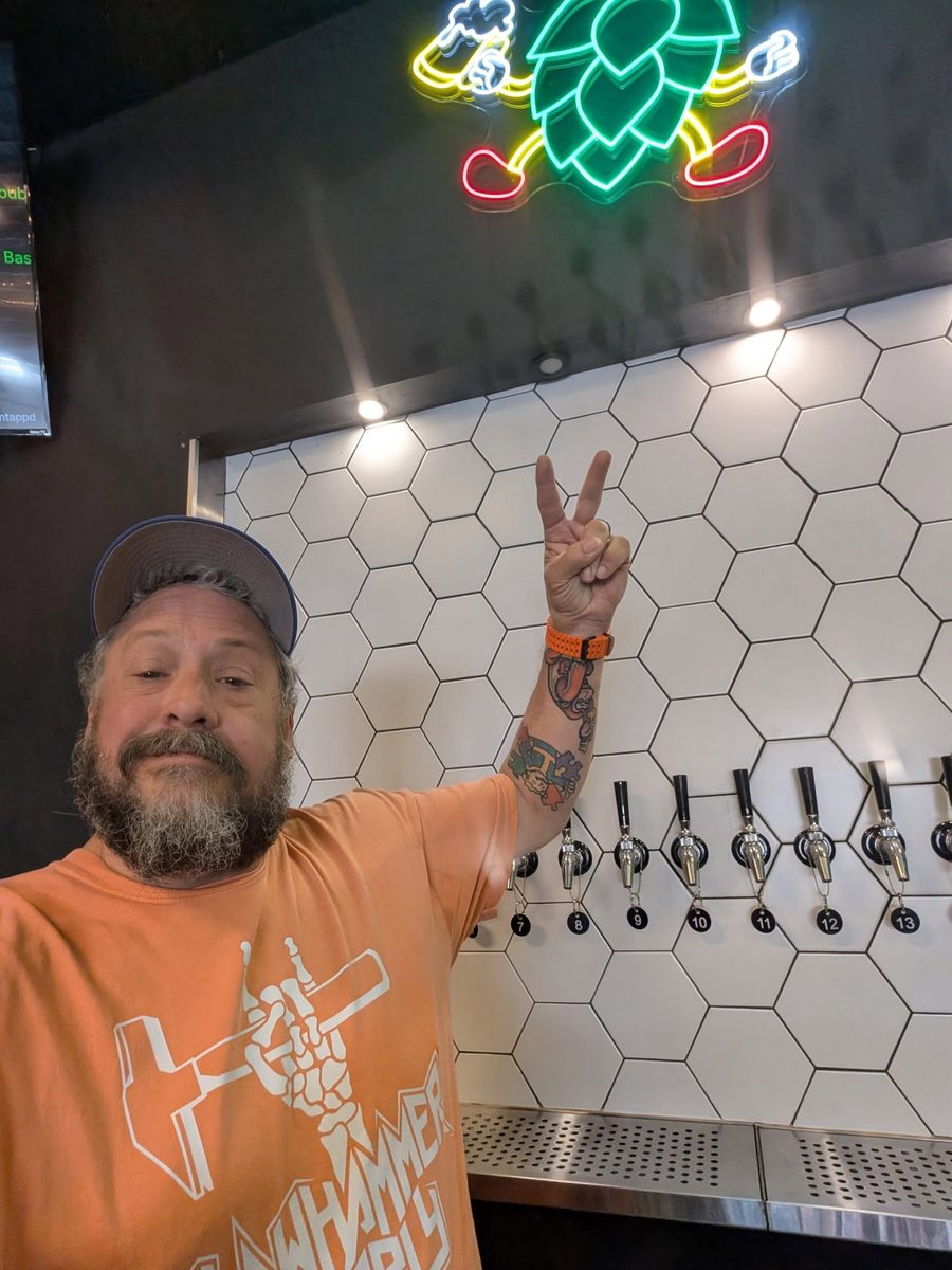 Scott, bartender at Hopsology